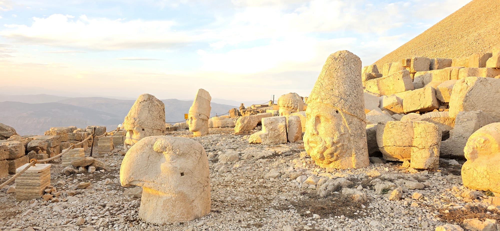 Nemrut Dağı'na Nasıl Gidilir? Yol Durumu ve Zirve Öncesi Dinlenme Noktaları